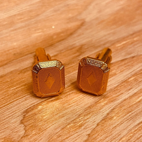 Unbranded Other - Men’s Vintage Gold Color Center Diamond Geo Shaped Shirt Wrist Cufflinks.